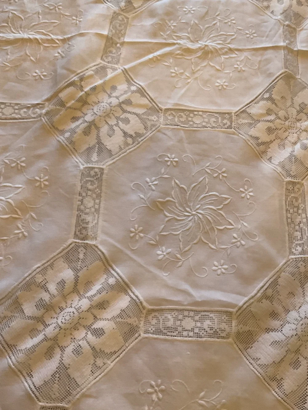 Embroidered White Lace Tablecloth Classic Dining